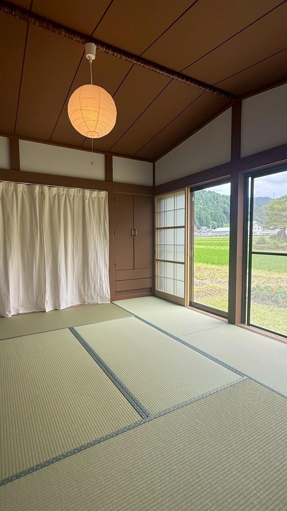 和室の寝室